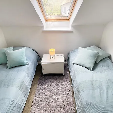 Three-bedroom In Bording 4 *