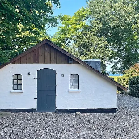 Three-bedroom In Bording 4 *